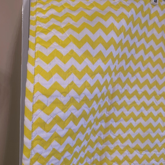 Handmade quilt - Picture 4 of 12